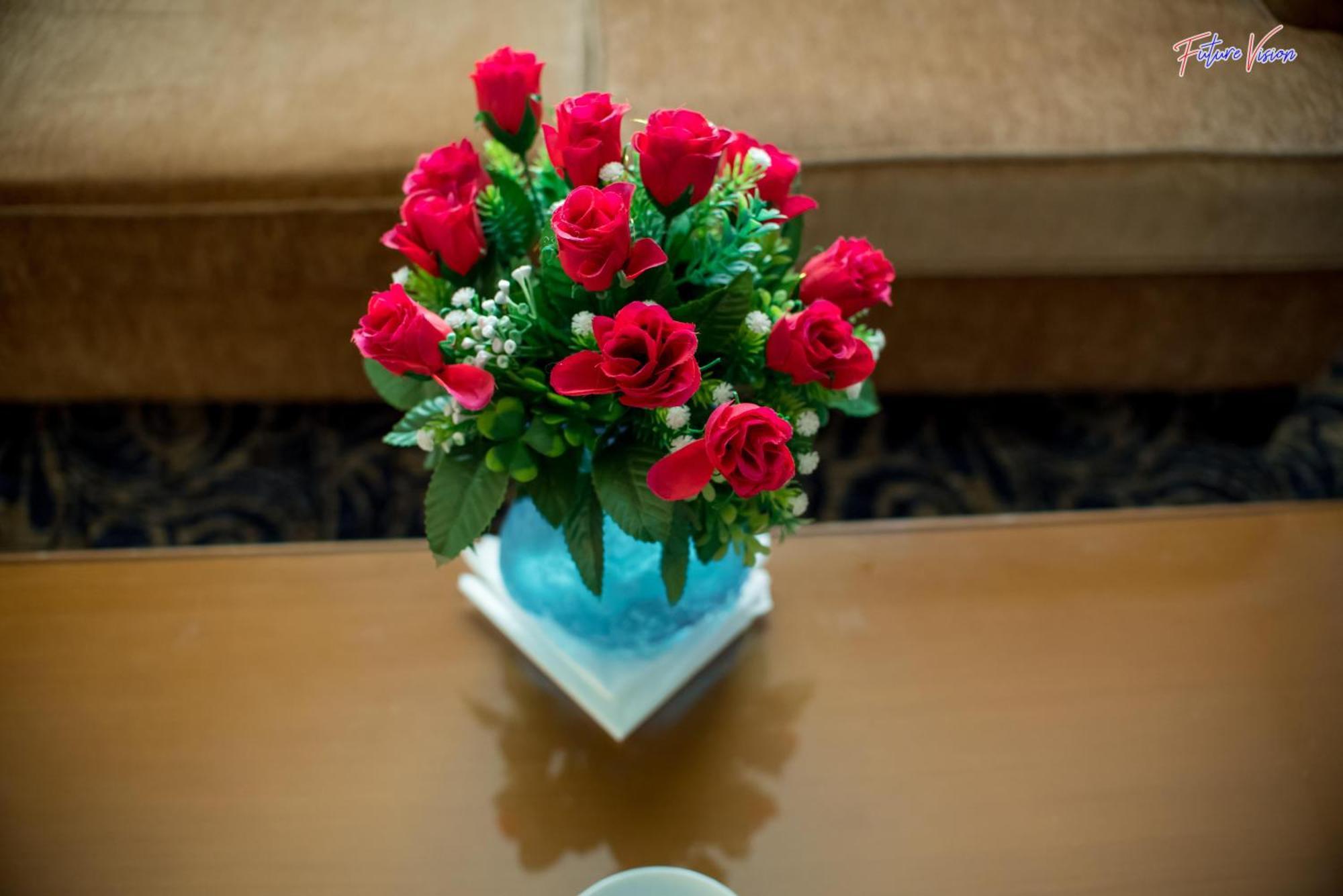 קהיר Rehana Plaza Hotel מראה חיצוני תמונה A bouquet of roses