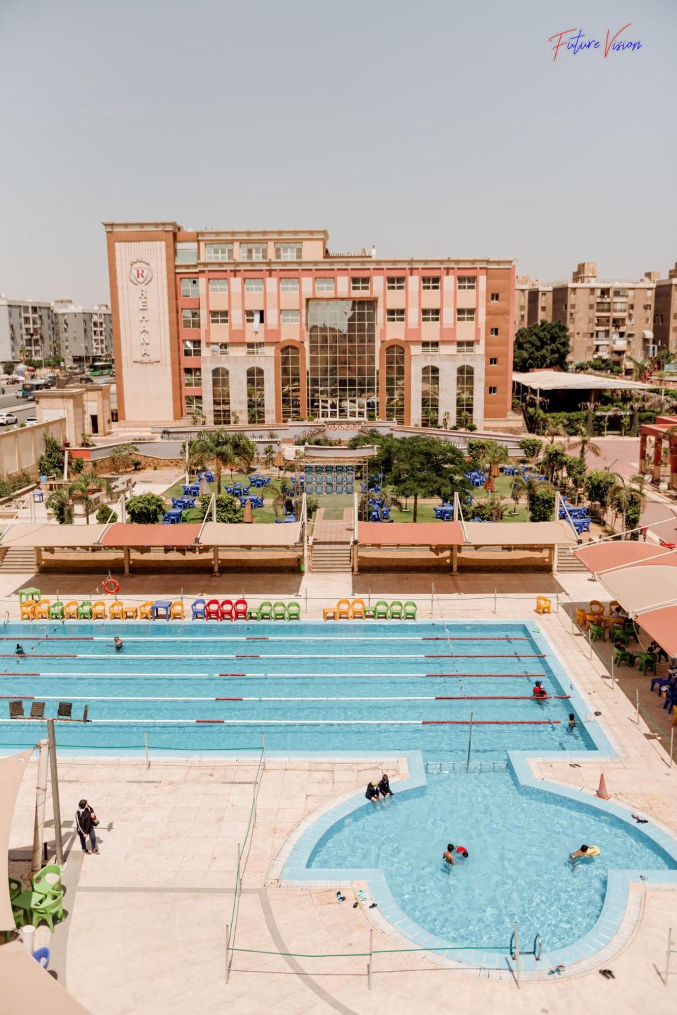 קהיר Rehana Plaza Hotel מראה חיצוני תמונה The swimming pool at the club